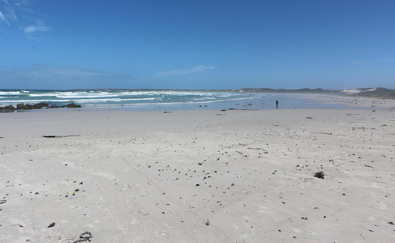 Photo de Pebble beach II avec sable lumineux de surface