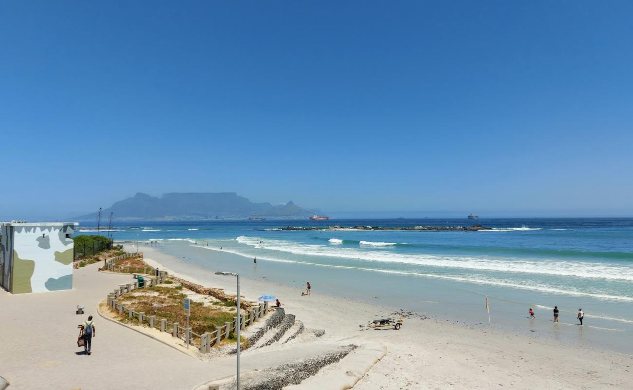 Photo de Big Bay beach avec sable lumineux de surface