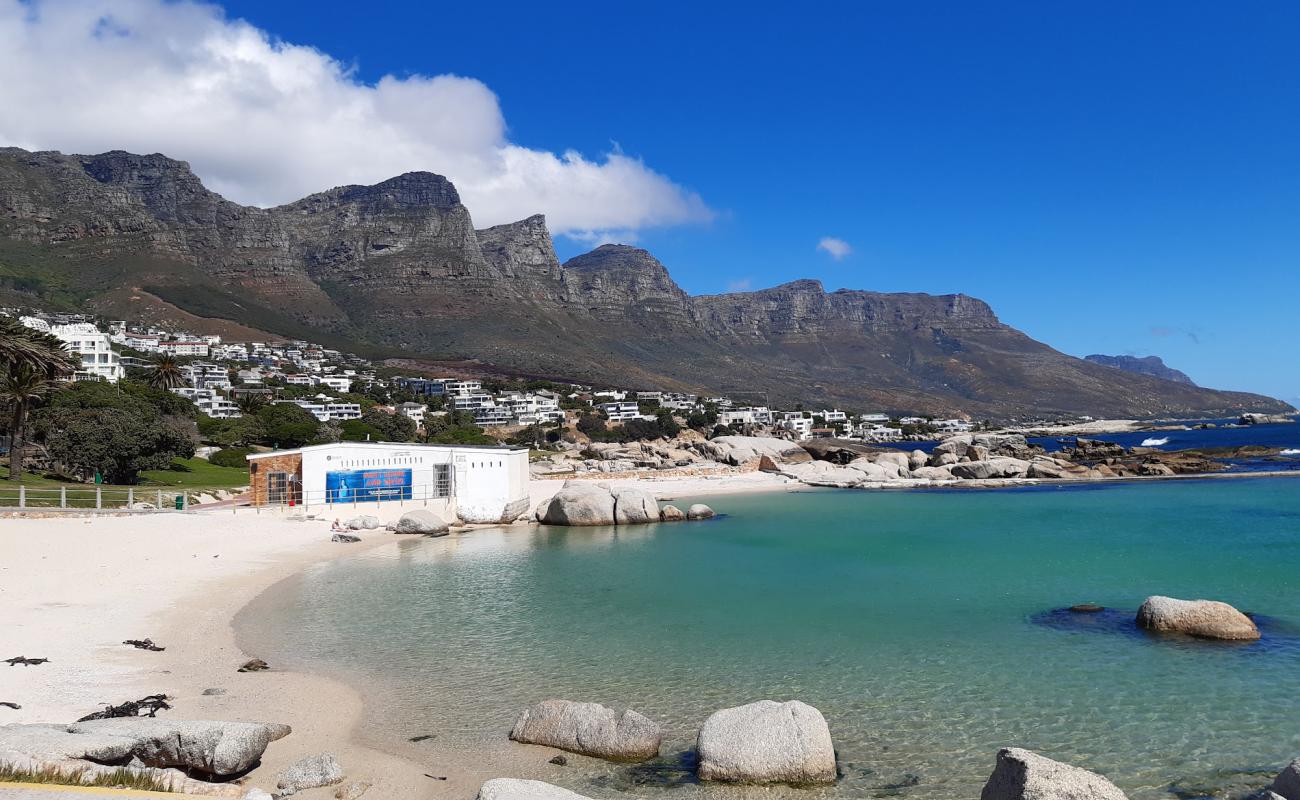 Photo de Camps Bay Tidal pool avec sable lumineux de surface