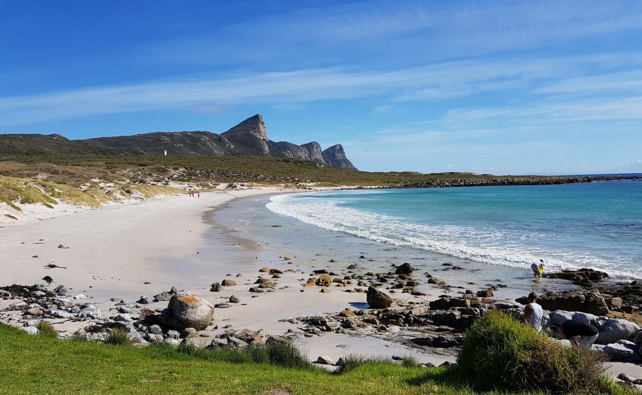 Photo de Buffels Bay beach avec sable fin et lumineux de surface