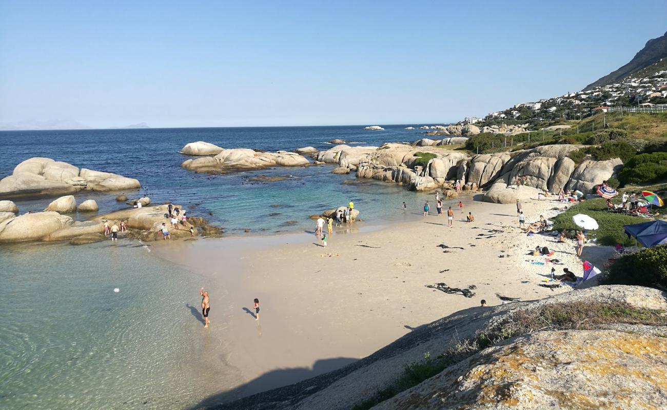 Photo de Windmill Beach avec sable beige fin de surface