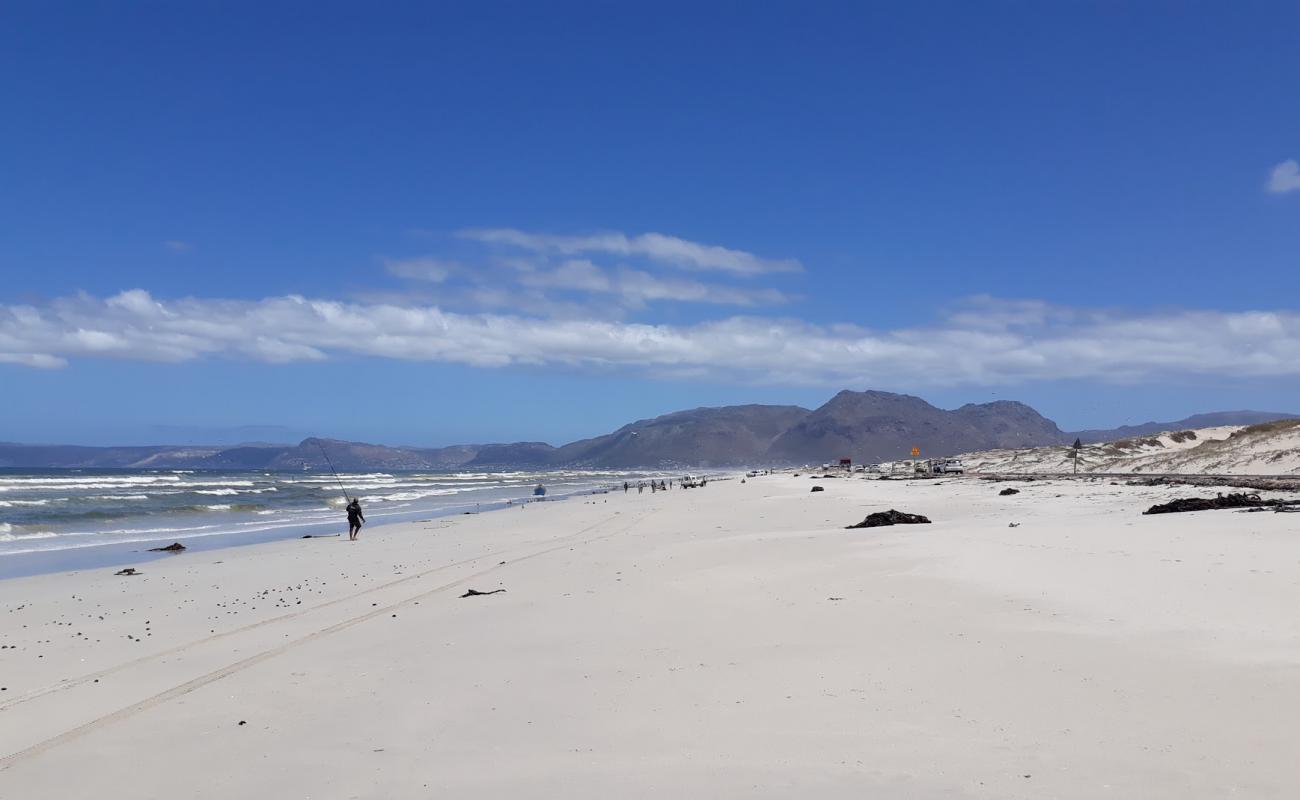 Photo de Sonwabe beach avec sable fin et lumineux de surface