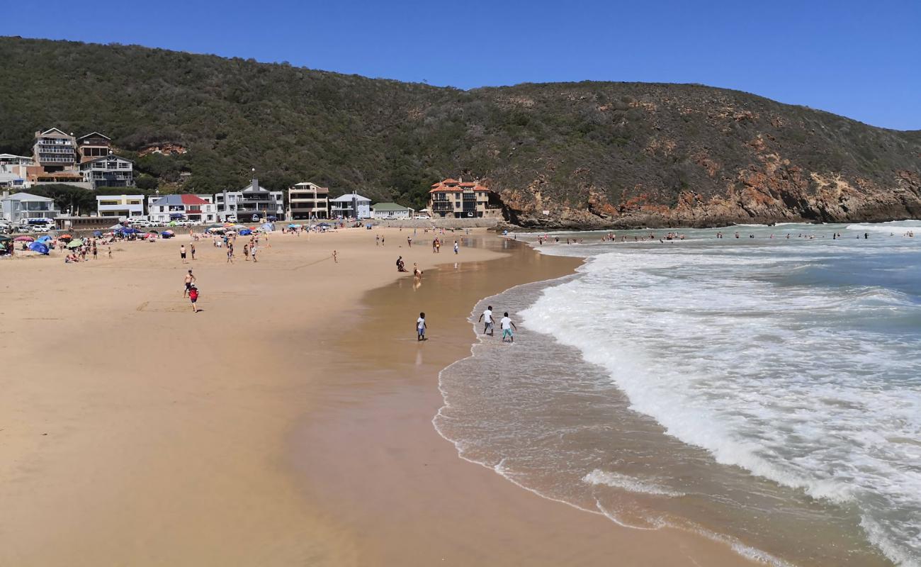 Photo de Herolds Bay beach avec sable beige de surface