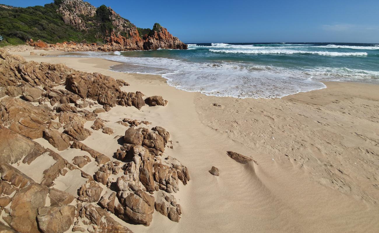 Photo de Knoetzie beach avec sable beige fin de surface