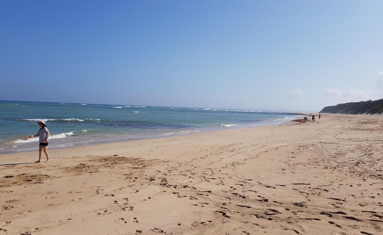 Photo de Old Jetty beach avec sable beige fin de surface