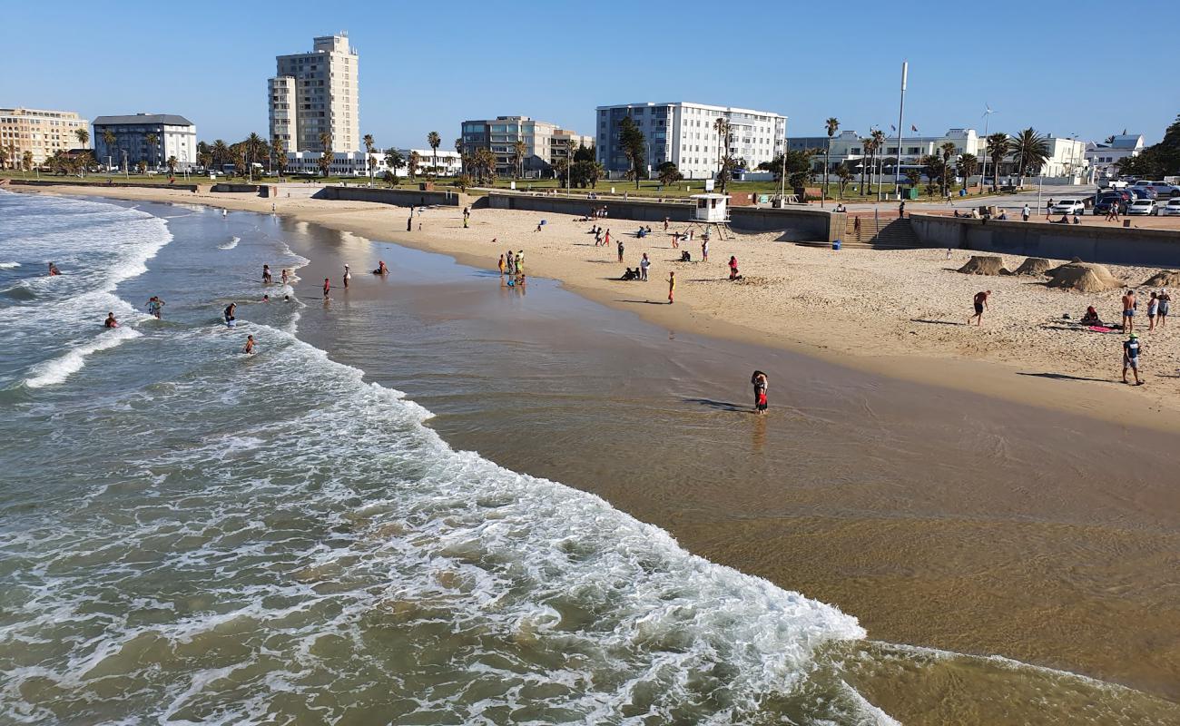 Photo de Kings beach avec sable lumineux de surface