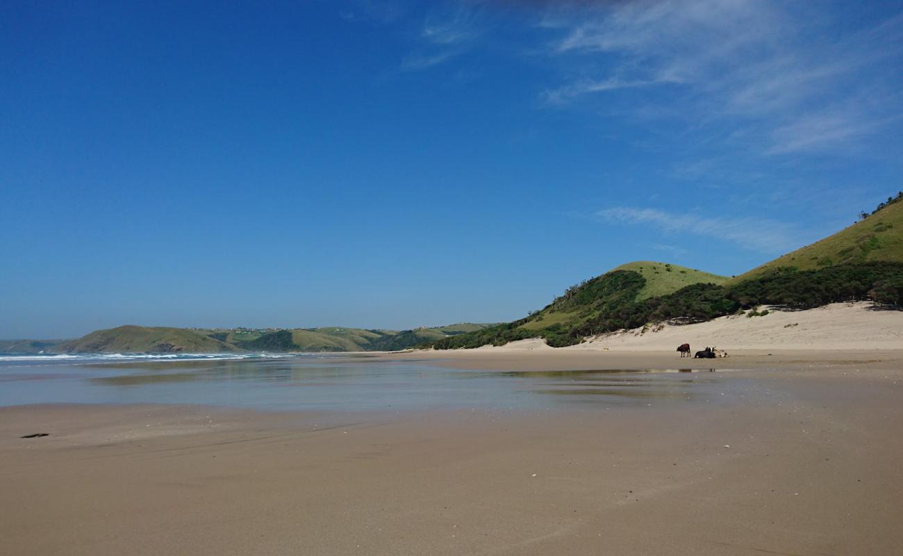 Photo de Noxova beach avec sable beige & pierres de surface