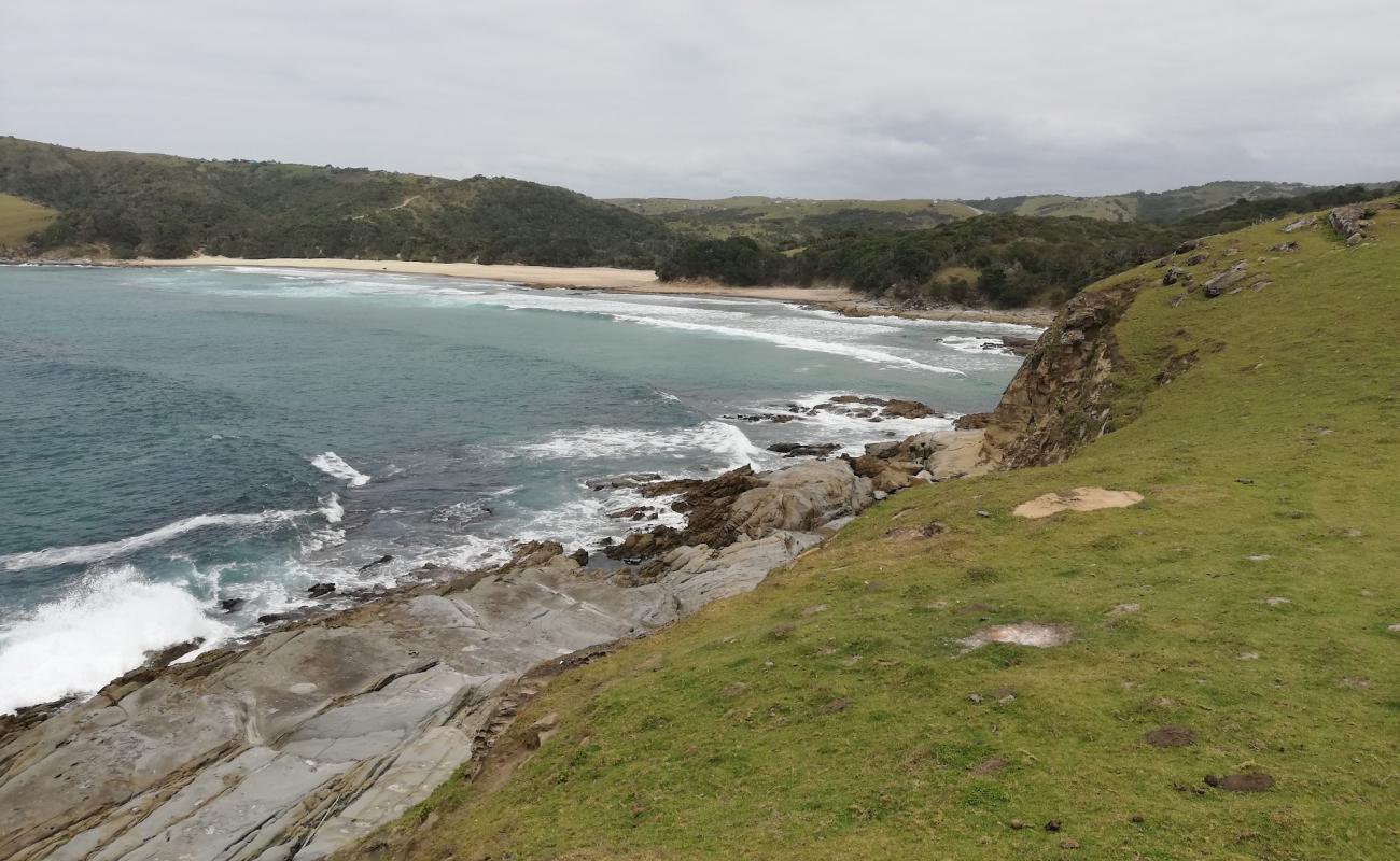 Photo de Lutatweni beach avec sable beige de surface