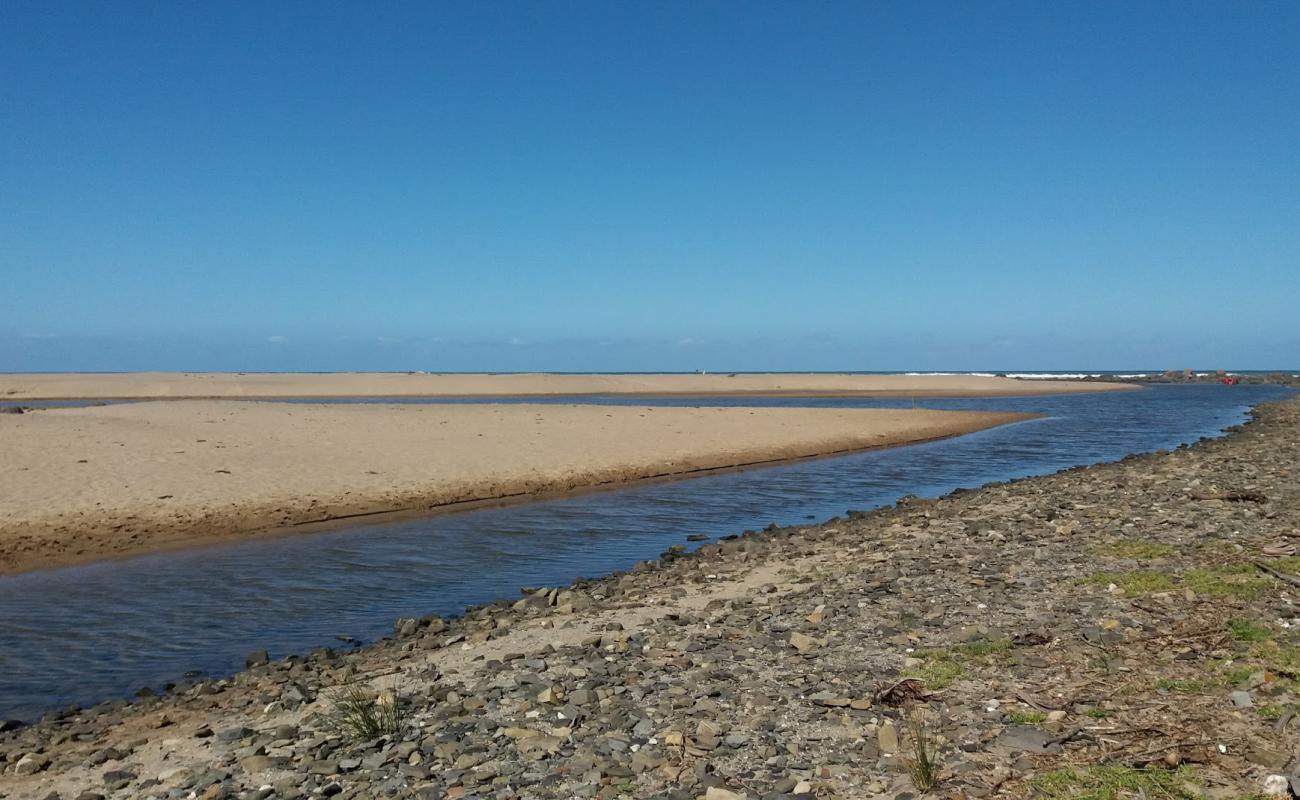 Photo de Mbotyi beach avec sable lumineux de surface