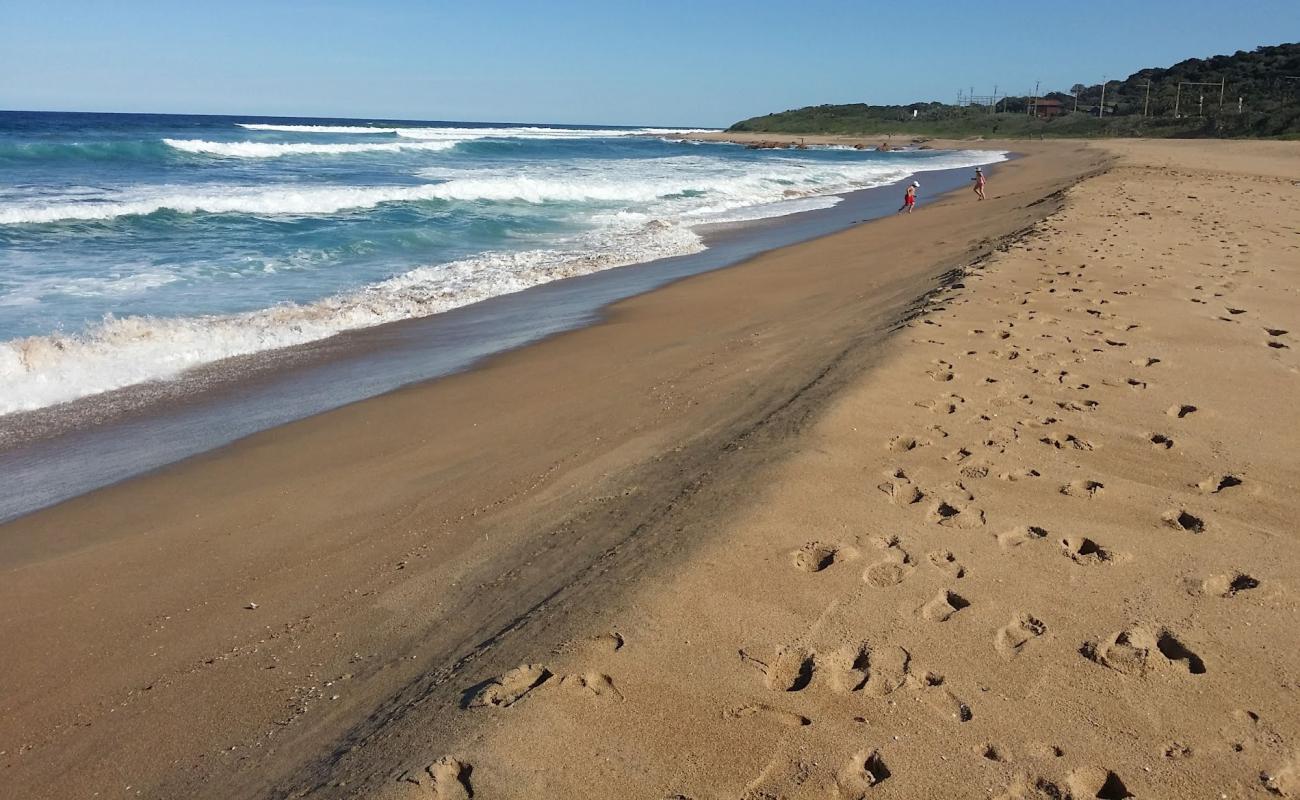 Photo de Happy Wanderers beach avec sable beige fin de surface