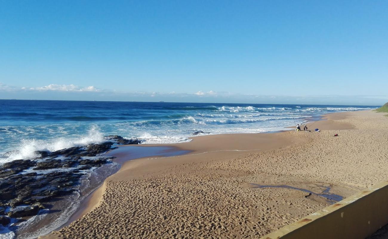 Photo de Westbrook beach avec sable beige fin de surface