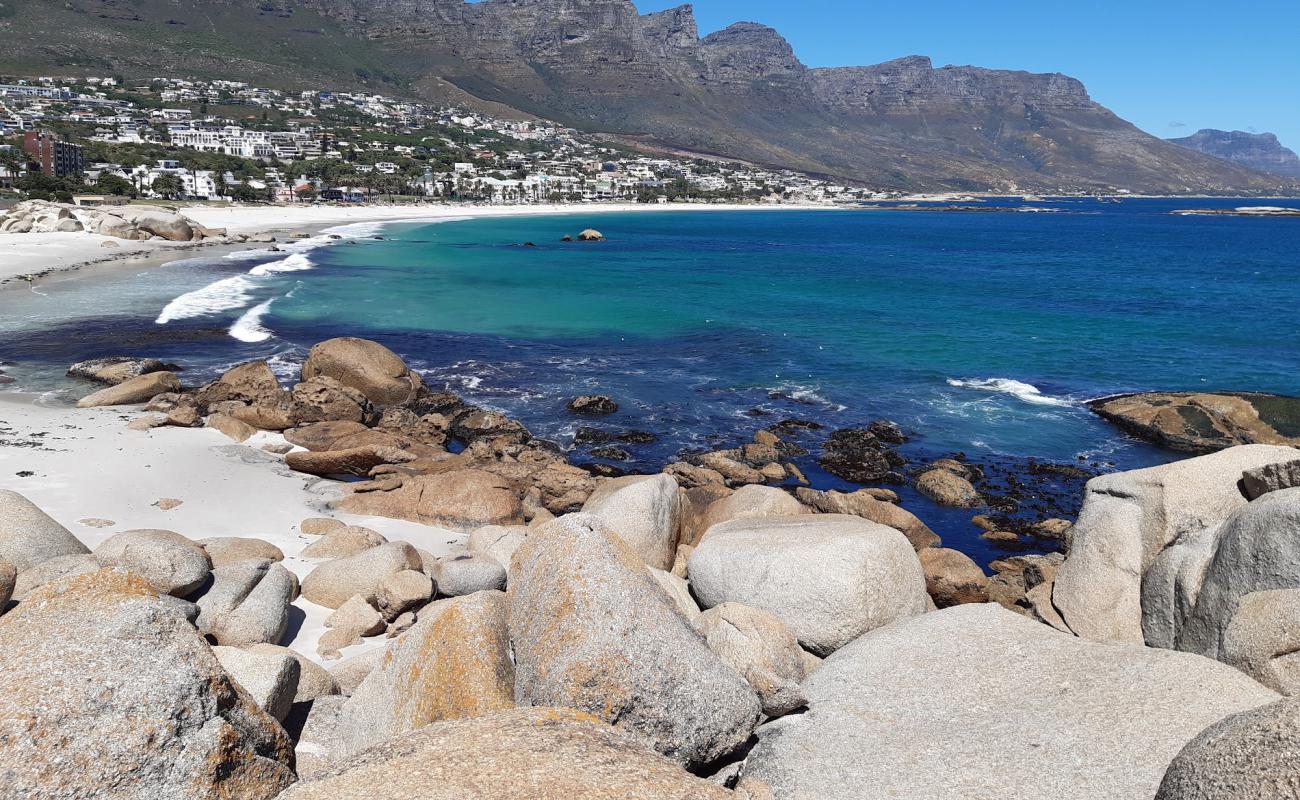 Photo de Glen Beach avec sable lumineux de surface