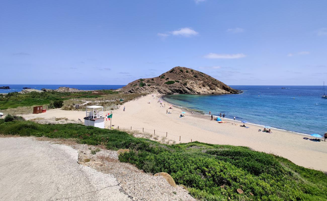 Photo de Cala Mesquida avec sable fin et lumineux de surface