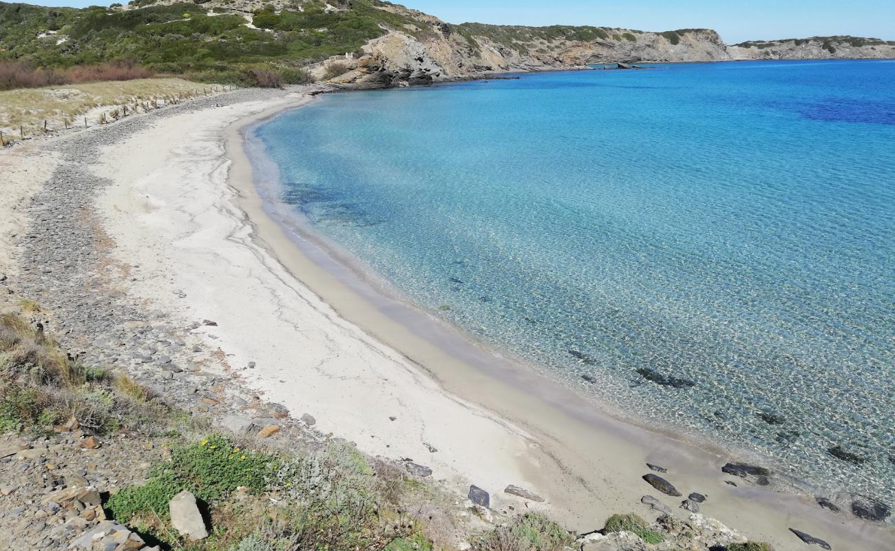 Photo de Cala Tortuga avec sable brun de surface