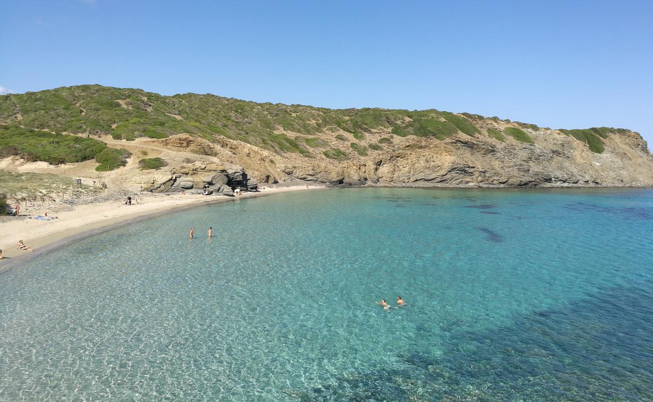 Photo de Cala Presili avec sable beige de surface