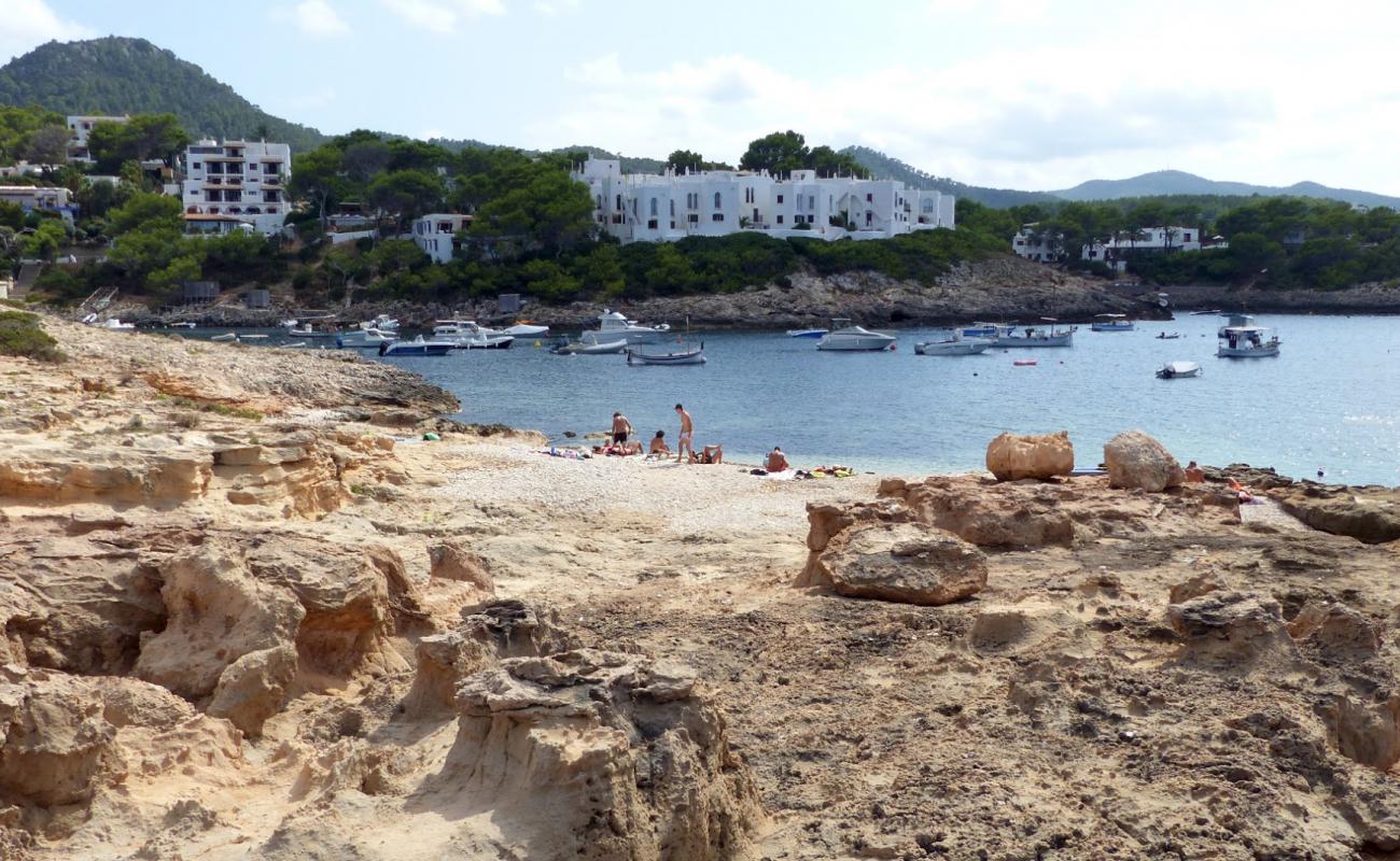 Photo de Playa de La Cueva avec sable lumineux de surface