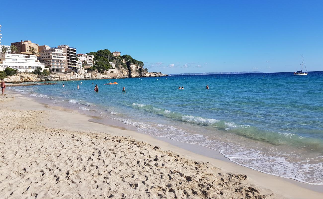 Photo de Cala Major avec sable fin et lumineux de surface