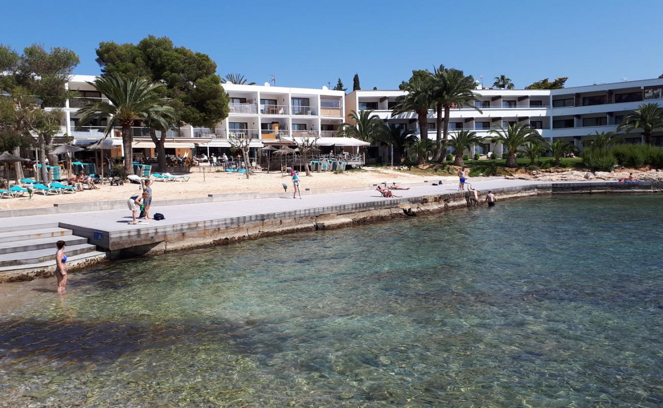 Photo de Son Caliu Beach avec béton de surface