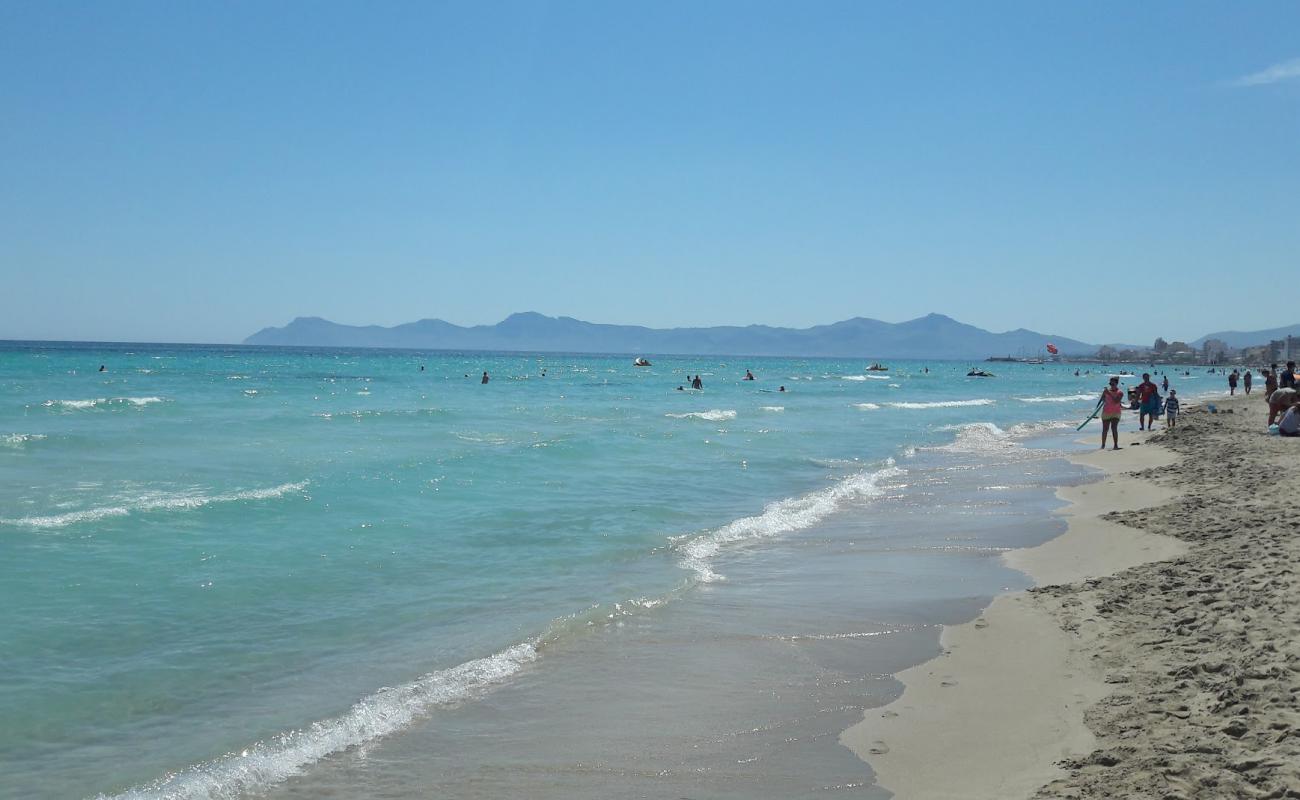 Photo de Plage de Muro avec sable beige fin de surface