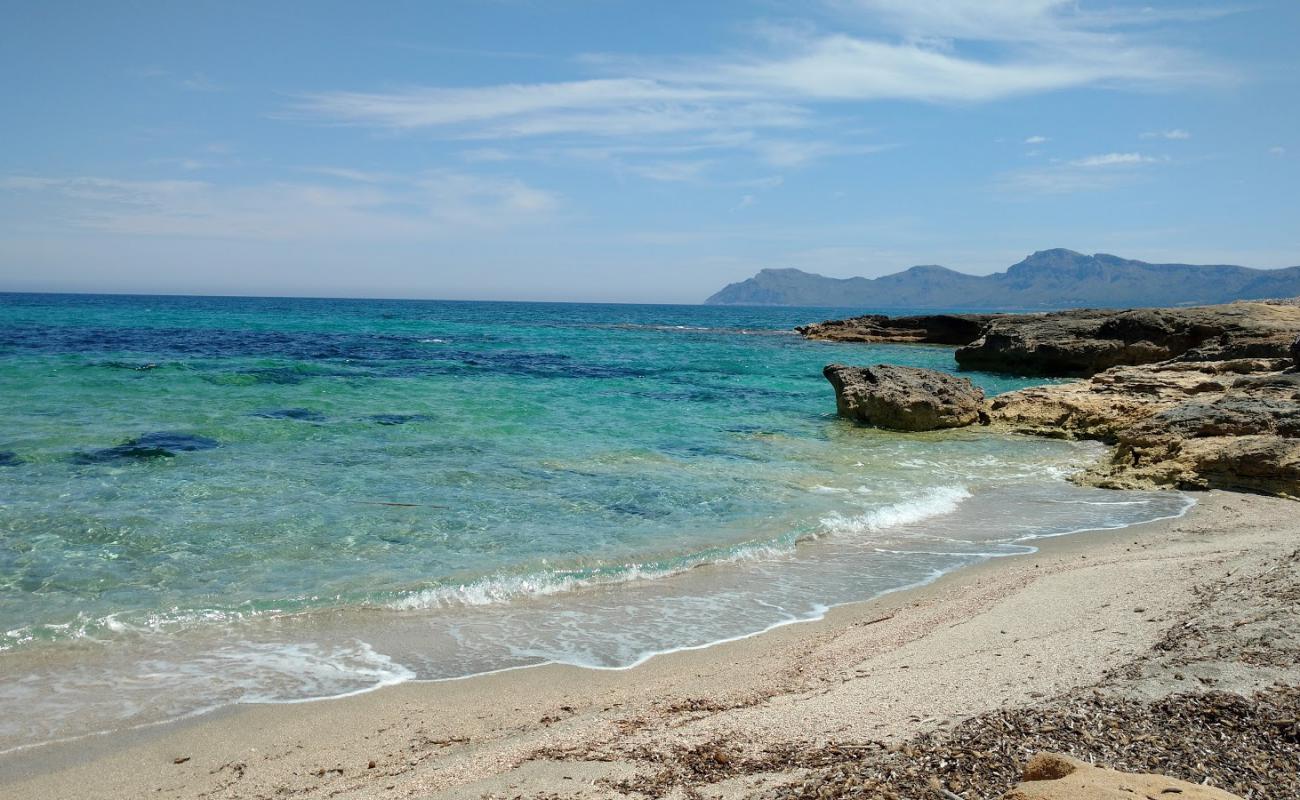 Photo de Playa Na Patana avec sable brillant et rochers de surface