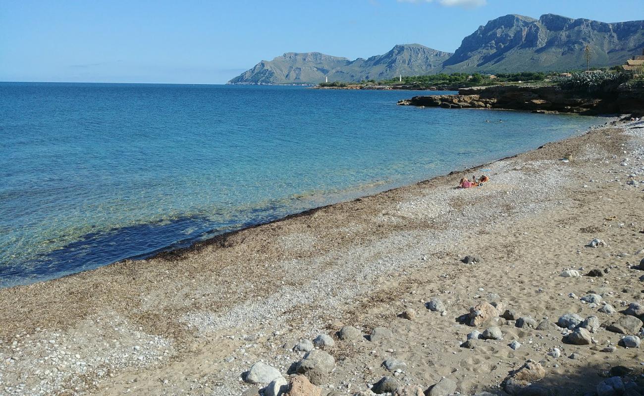 Photo de Calo des Parral avec terrain rocheux de surface