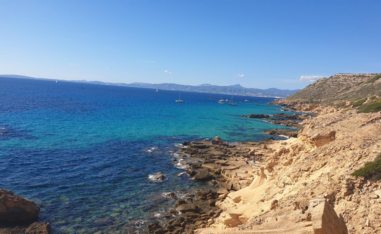 Photo de Playa Maioris avec terrain rocheux de surface