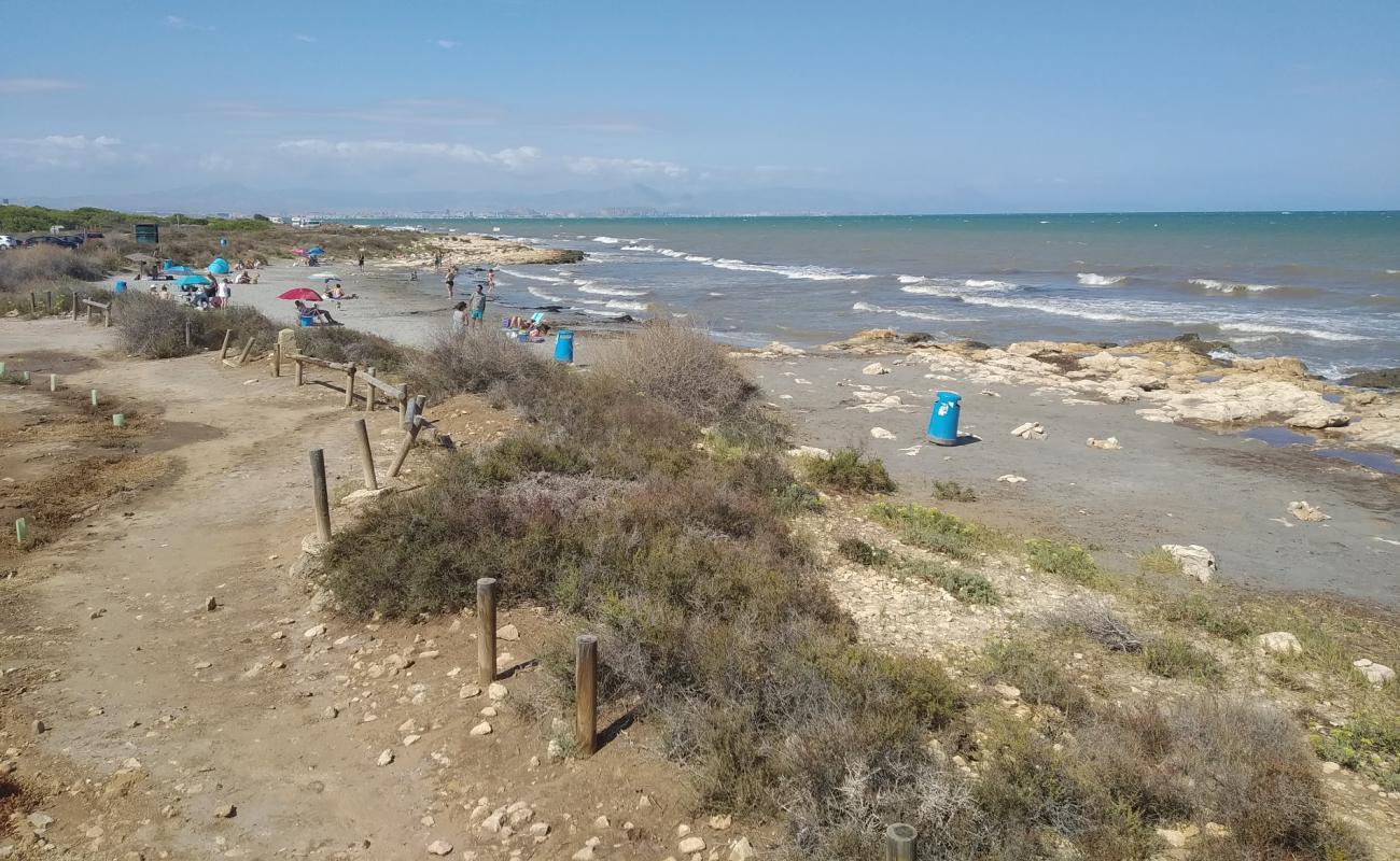 Photo de Santa Pola dog beach avec sable gris de surface