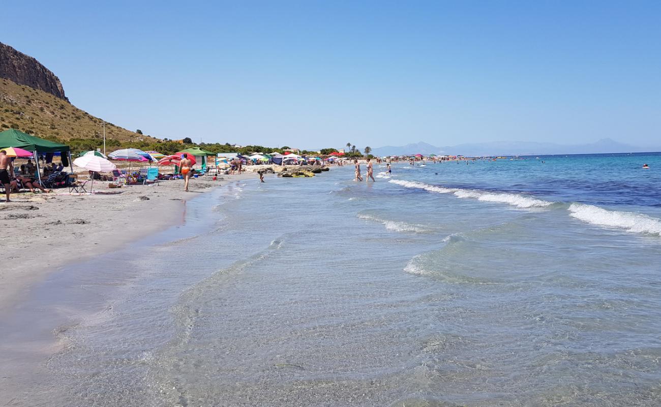 Photo de Playa de Carabassi 2 avec sable brun de surface