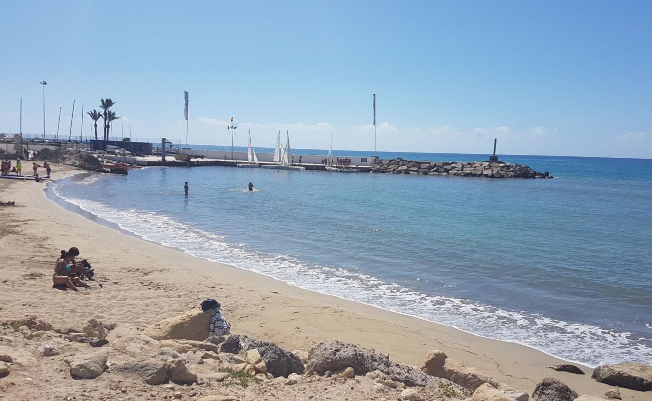 Photo de Club de Regatas avec sable lumineux de surface