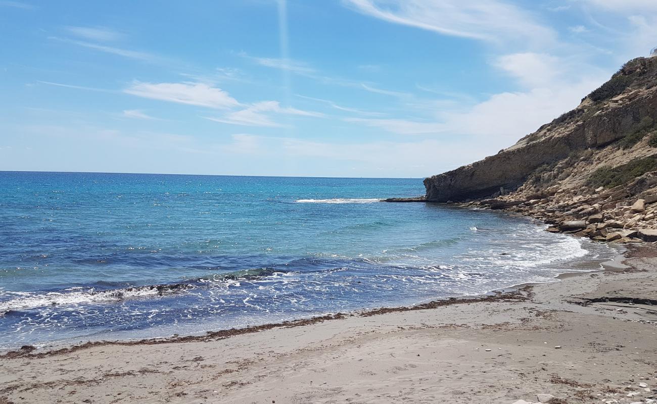 Photo de Les Palmeretes avec sable brun de surface