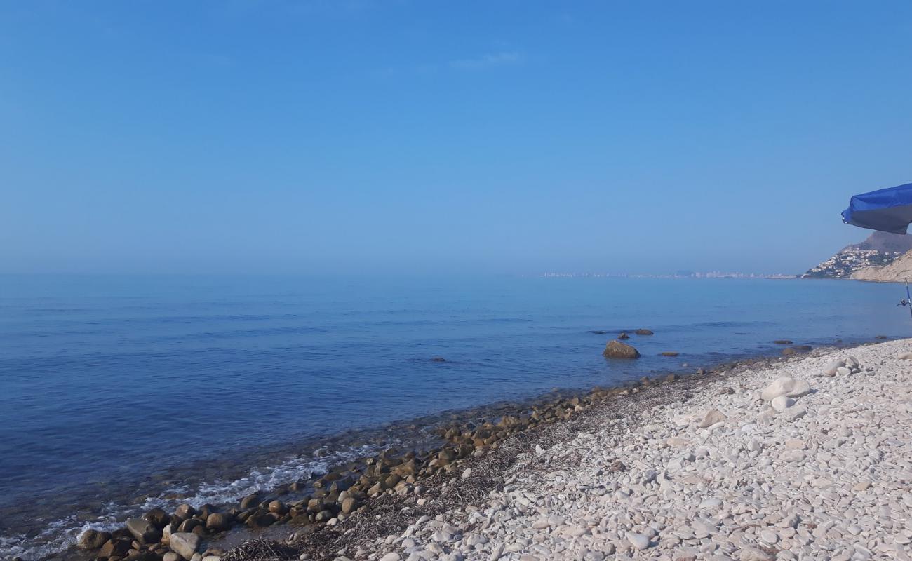 Photo de Playa Carritxal avec caillou gris de surface