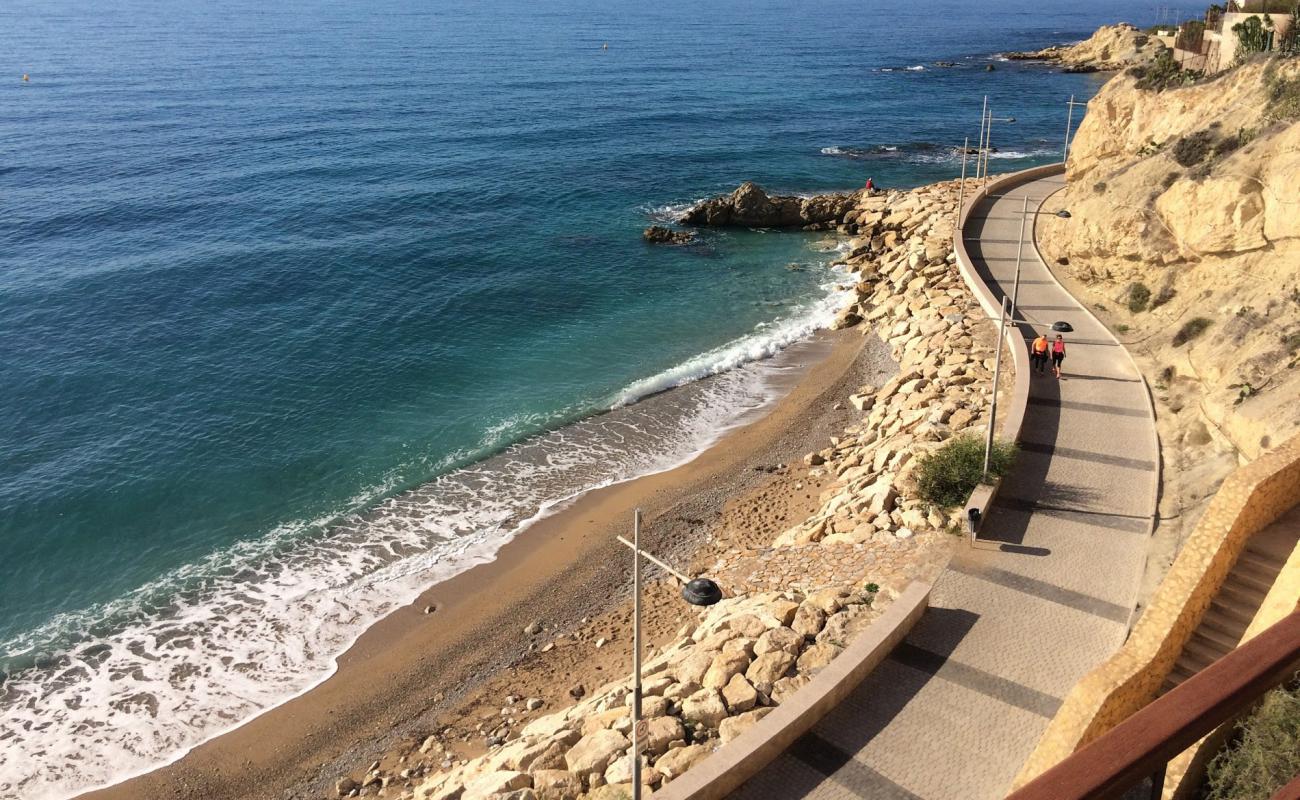 Photo de Platja dels Estudiantes avec sable brun de surface