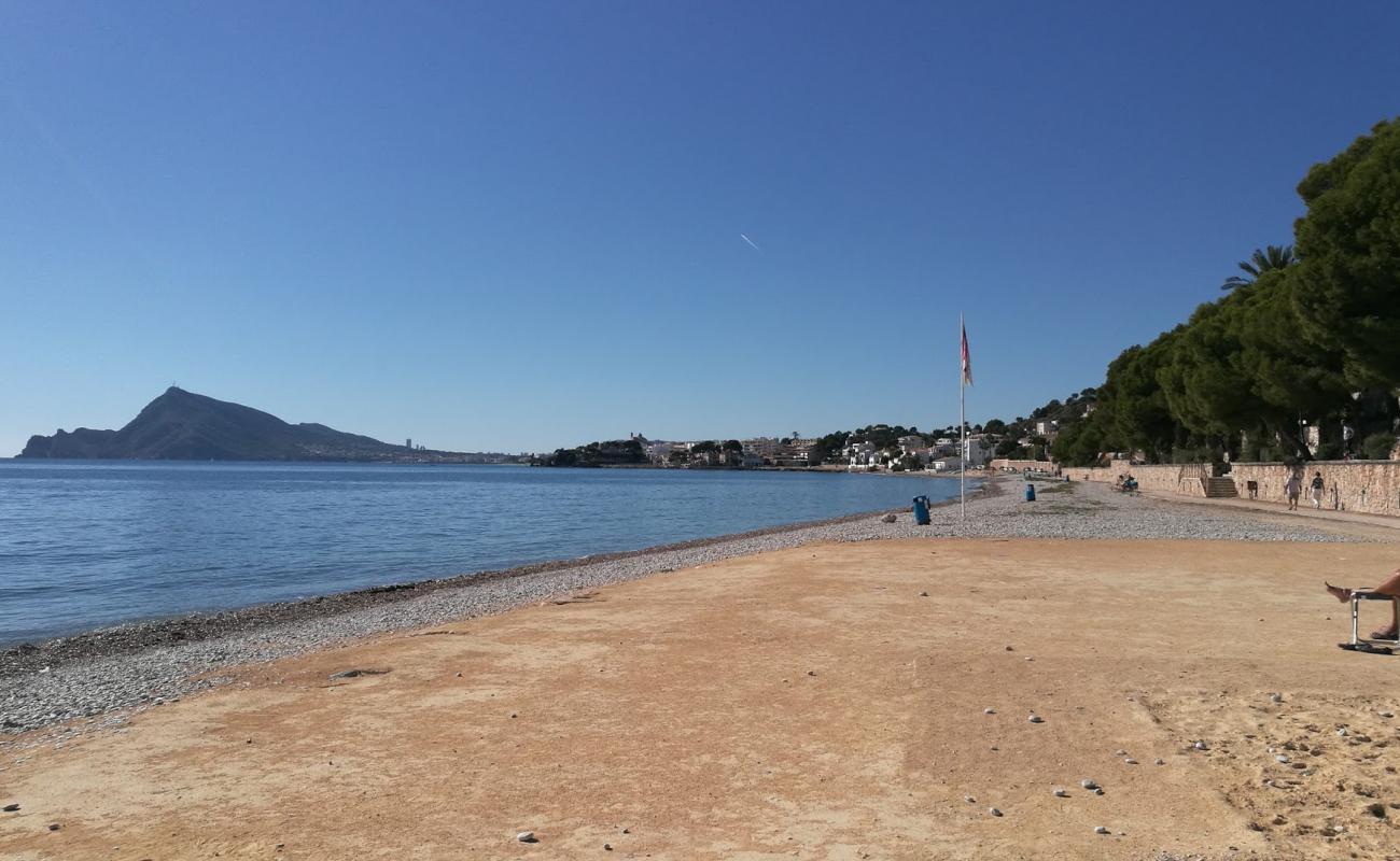 Photo de Platja de l'Olla 2 avec sable brillant et rochers de surface