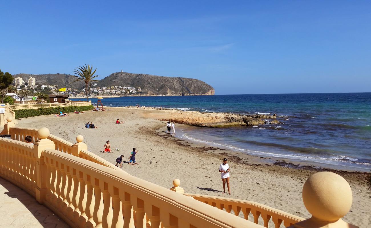 Photo de Beach Moraira avec sable brun de surface