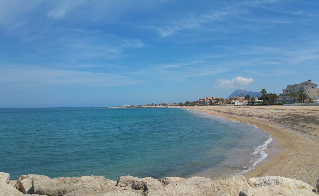 Photo de Playa el Vergel avec sable brun de surface