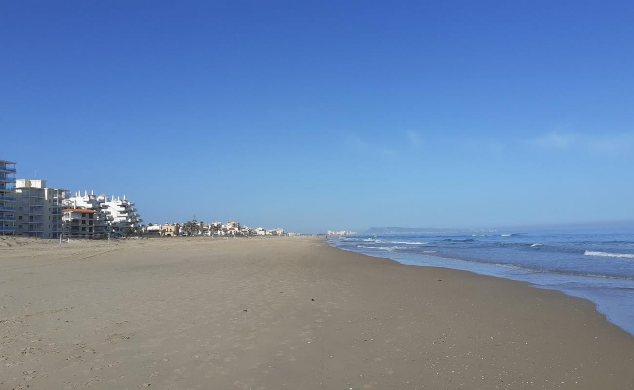 Photo de Plage de Xeraco avec sable lumineux de surface