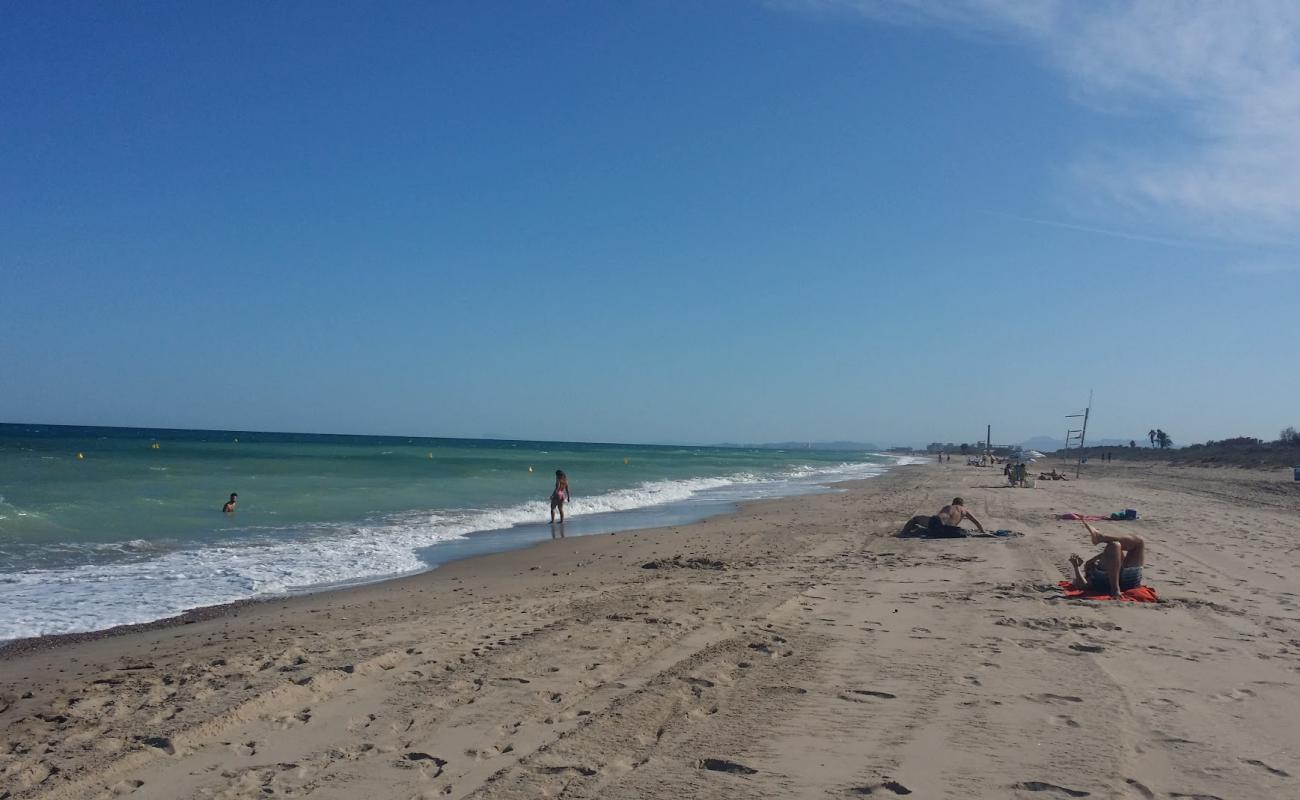 Photo de Pinedo Plage avec sable noir avec caillou de surface