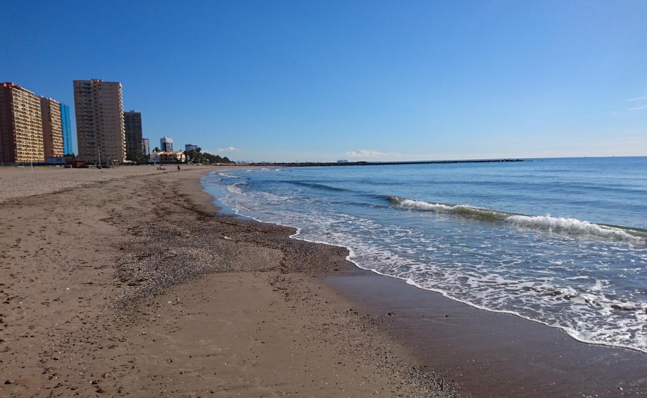 Photo de Pobla de Farnals avec sable brun de surface