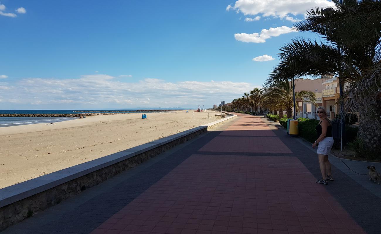 Photo de Plage de Pucol avec sable brun de surface