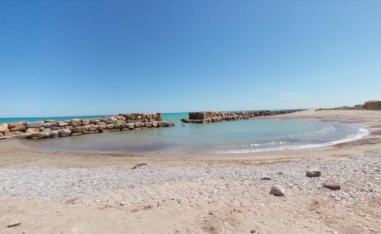 Photo de Playa Serratella avec micro baie