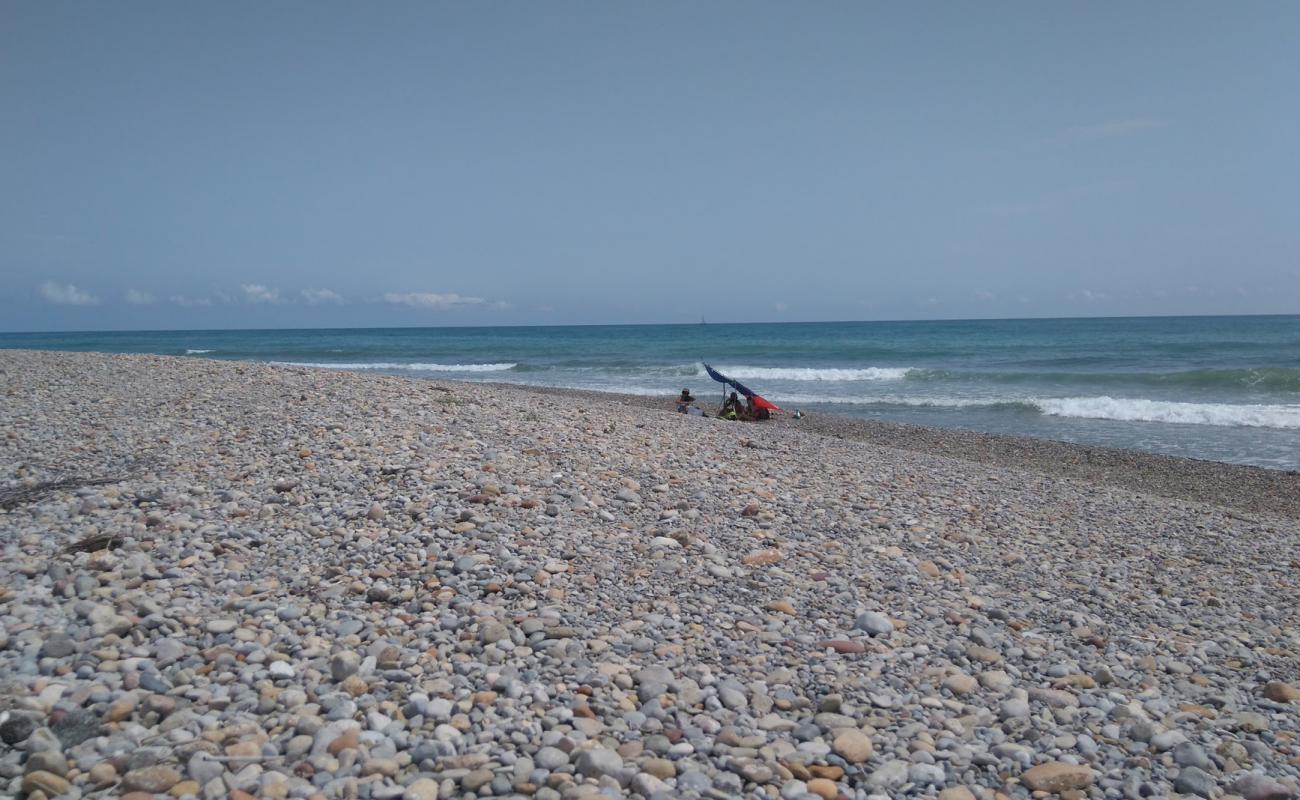 Photo de Platja del Riu Millars avec caillou gris de surface