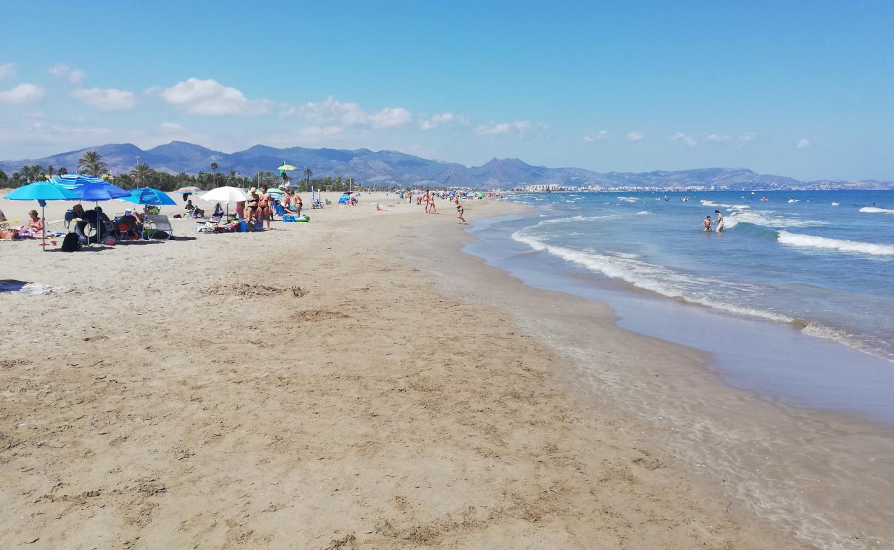 Photo de Playa del Pinar avec sable brun de surface