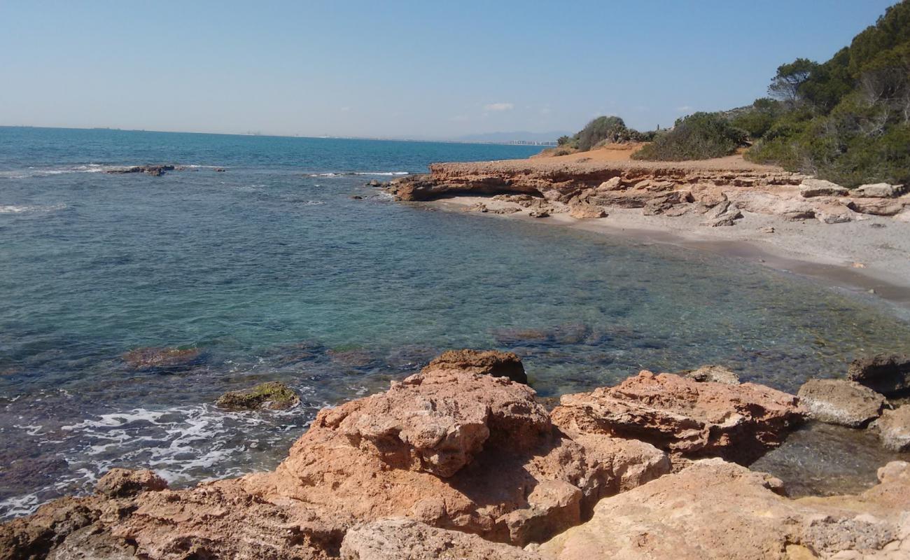 Photo de Playa en Via Verda avec sable gris avec roches de surface