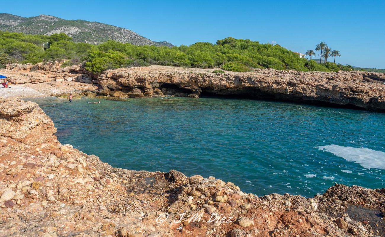 Photo de Cala Mundina avec caillou gris de surface