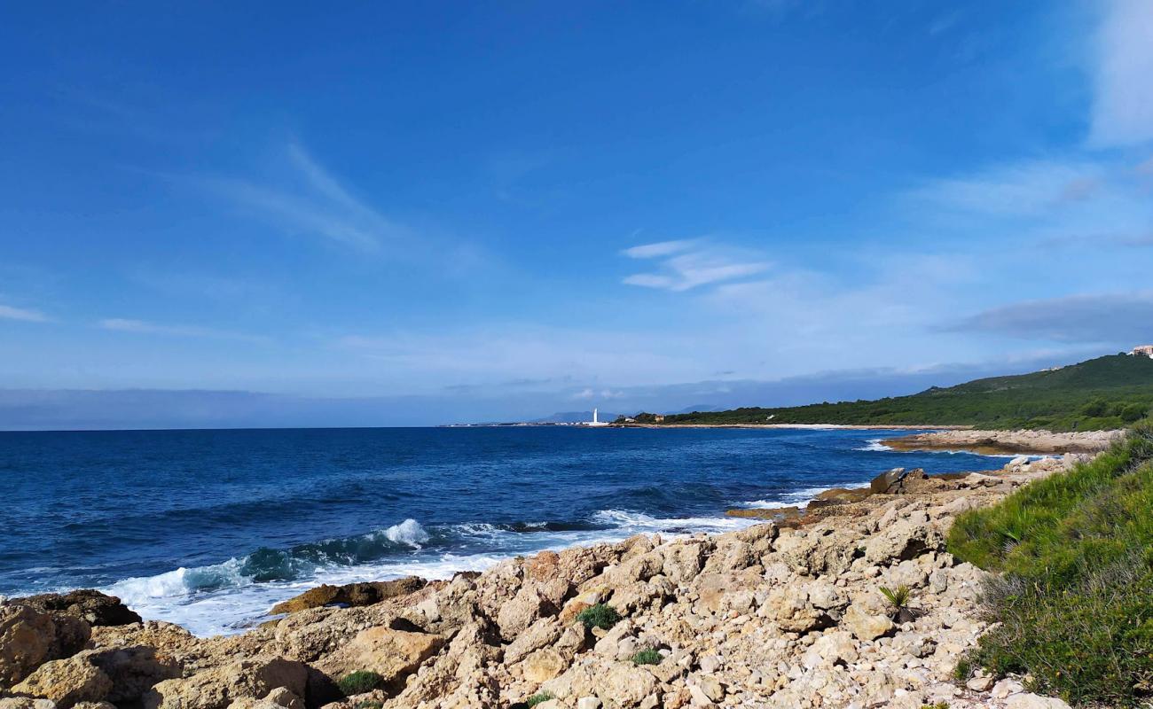 Photo de Platja Serradal 4 avec sable clair avec caillou de surface