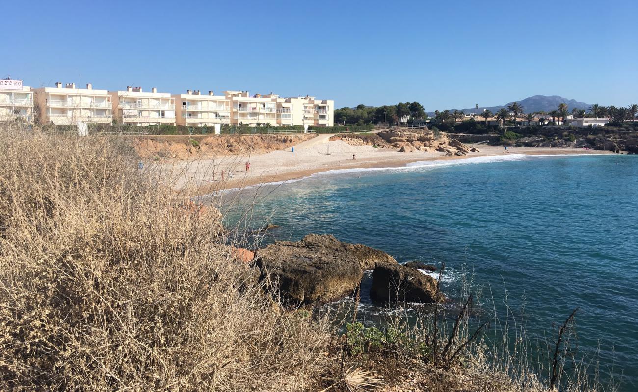 Photo de Platja de la Barbiguera avec caillou fin gris de surface