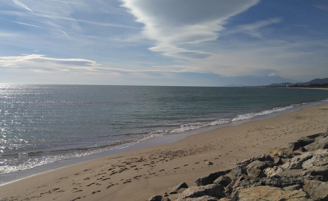 Photo de Playa de Rifa avec sable beige de surface