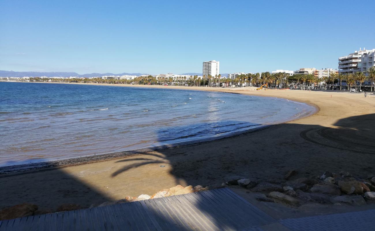 Photo de Salou Beach avec sable beige fin de surface