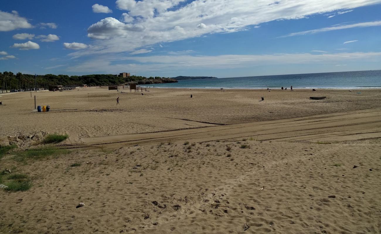 Photo de Platja de l'Arrabassada avec sable beige de surface