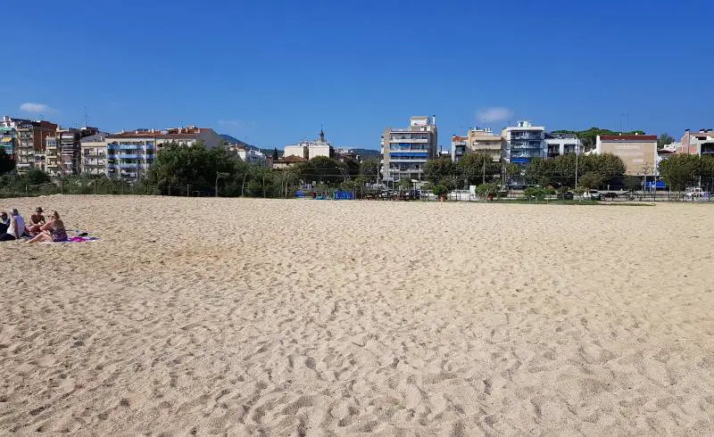 Photo de Playa de la Picordia avec sable beige de surface